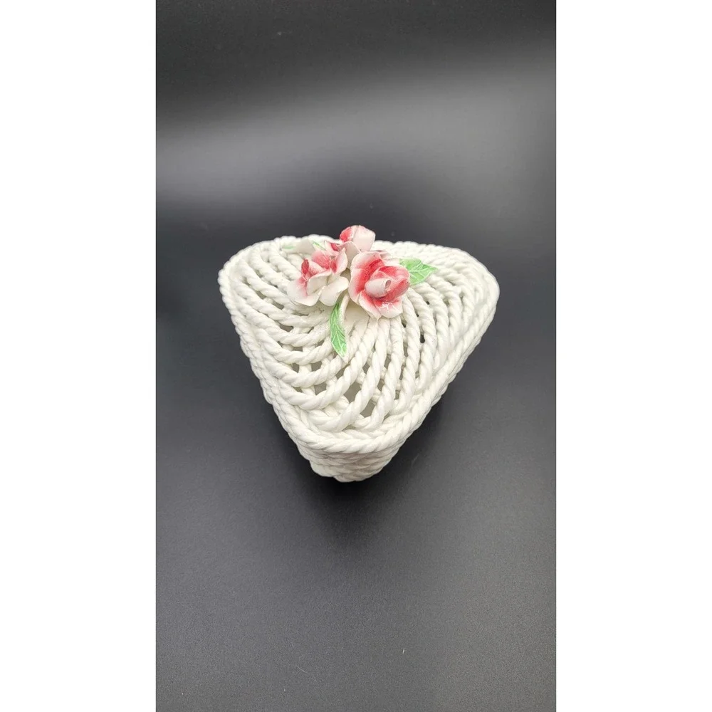 Vintage Levante Woven Porcelain Triangle Lidded Trinket Box Pink‎ Roses Floral